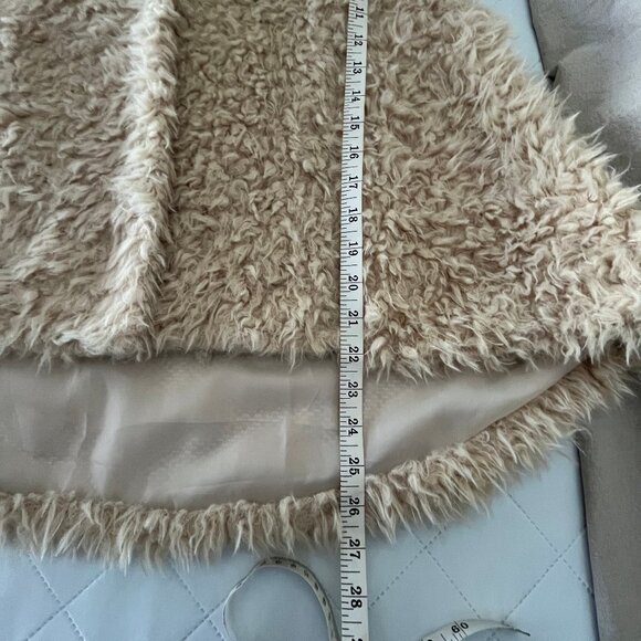 Faux Fur Fun Vest - Light tan - Picture 13 of 13